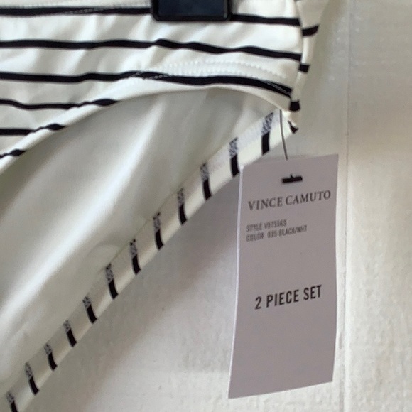 Vince Camuto Stripe Black/White 2 Piece Set Swimwear Size S/CH/P - Picture 5 of 10